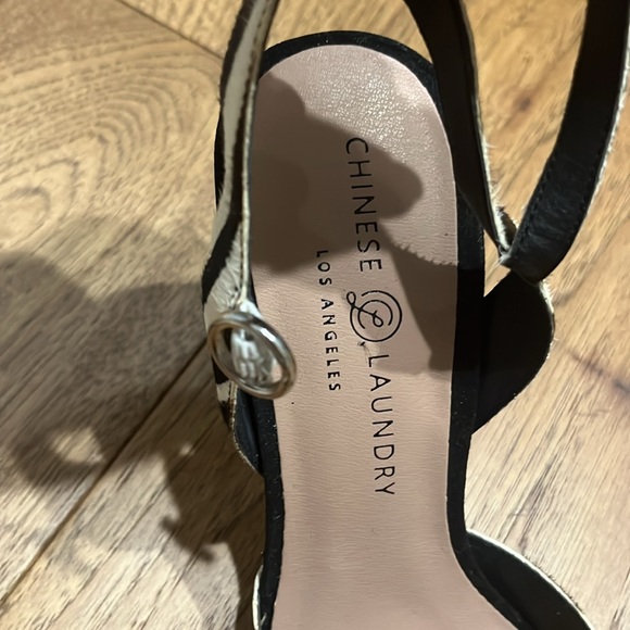 Brand New Chinese Laundry Pumps - Picture 2 of 3